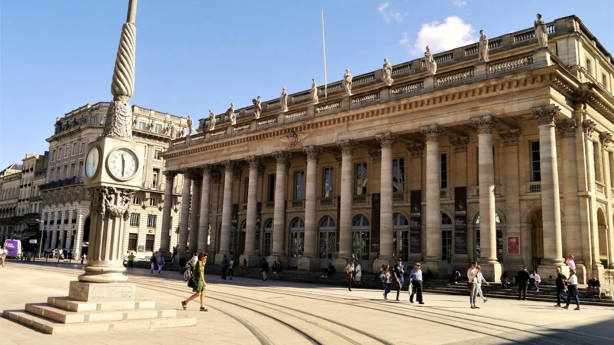 Image d'illustration pour La pièce de théâtre Bordeaux : Une expérience inoubliable de l'art théâtral