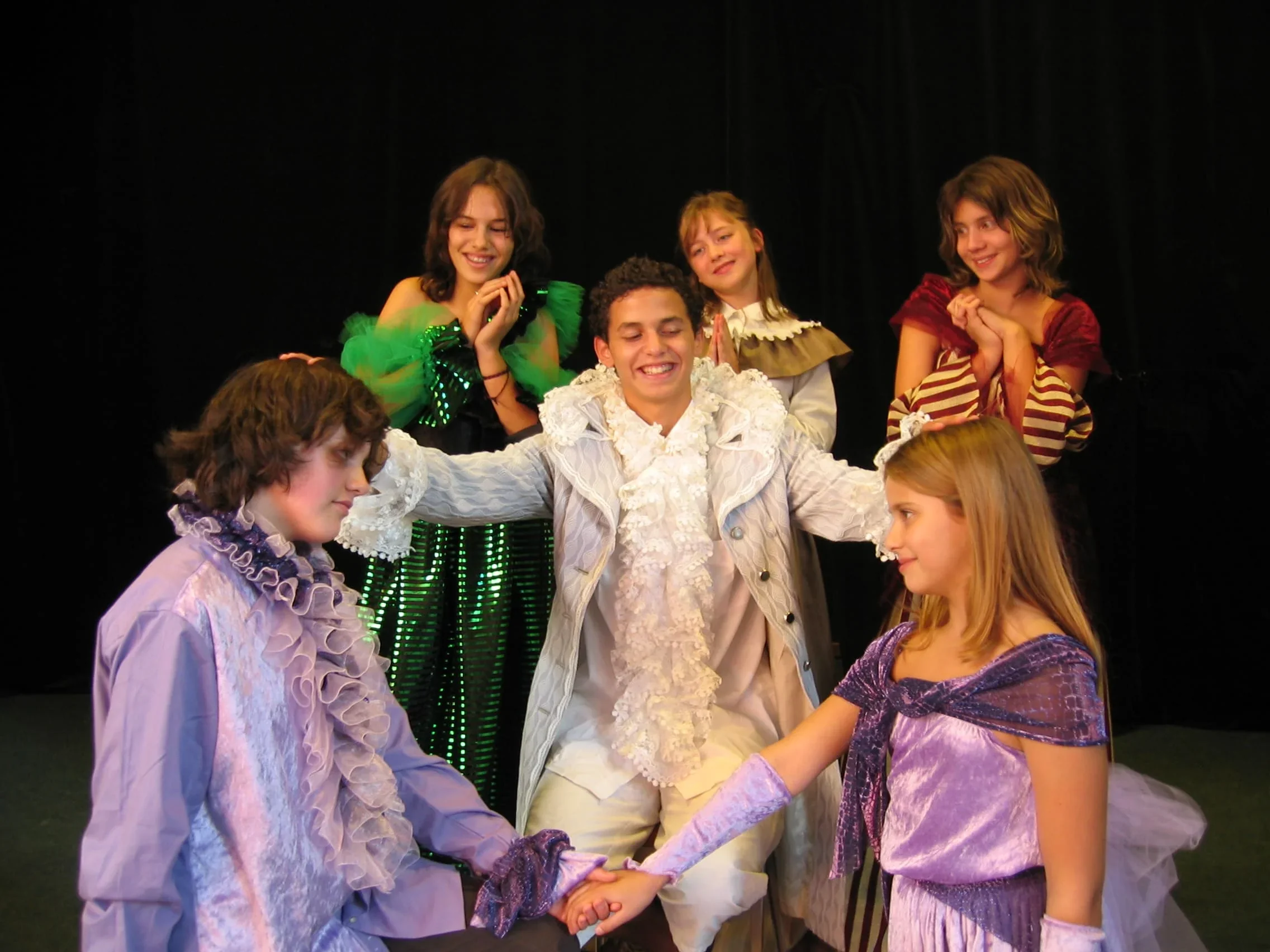 Une représentation magistrale de la scène de Monsieur Jourdain bénissant sa fille pour le mariage dans "Le Bourgeois Gentilhomme"