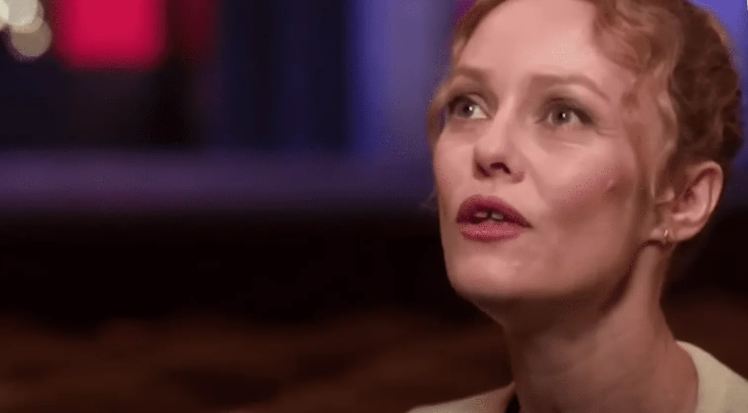 La performance de Vanessa Paradis en monologue est un moment fort de la pièce, témoignant de son talent d'actrice et de sa capacit