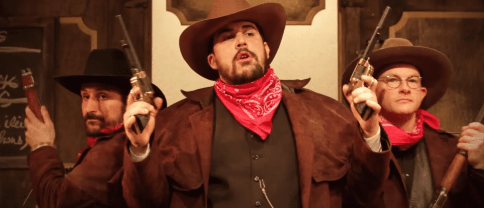 Dans cette image captivante, nous sommes transportés au cœur d'une scène du spectacle "Duels à Davidéjonatown".