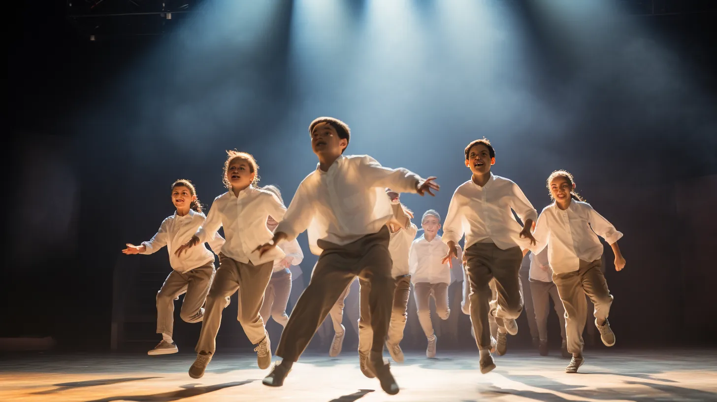 Atelier de théâtre : Enfants et ados (10-14 ans) pratiquant des exercices sur scène