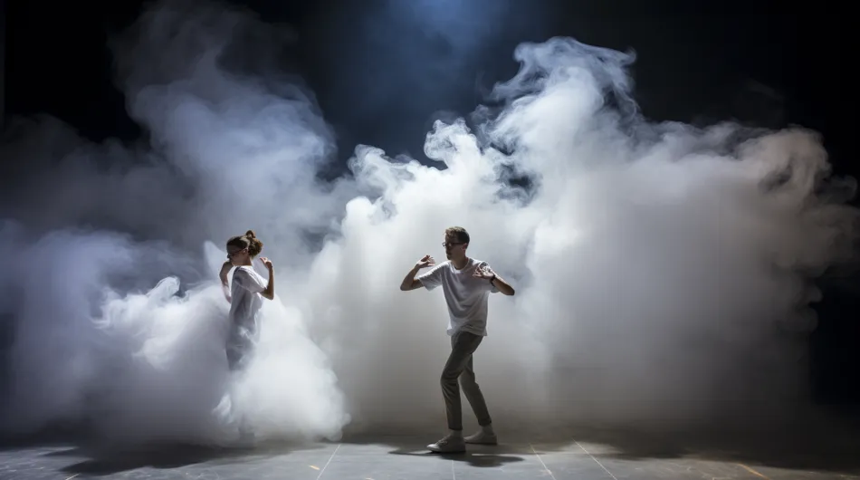 Regardez cette photo de notre danse mémorable à deux. Les mouvements gracieux et la connexion entre les danseurs créent un moment 
